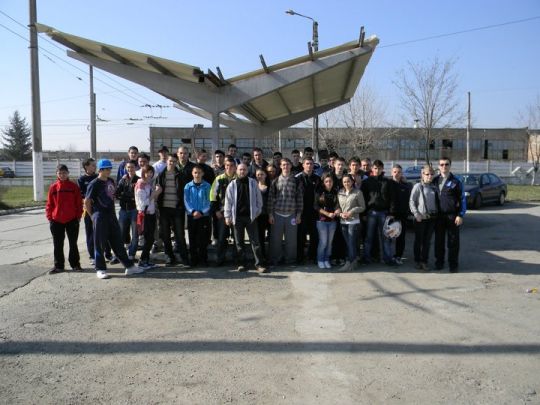 Curatenie in Cartierul Barsesti din Orasul Targu Jiu – 24 martie